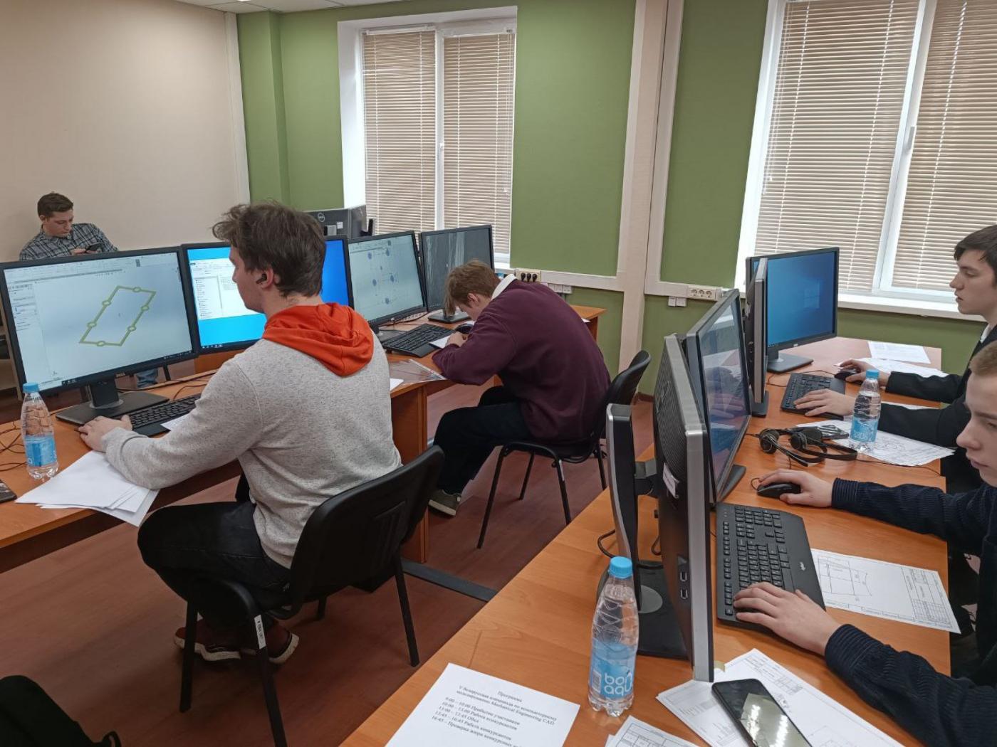 Представители БНТУ на республиканской олимпиаде по инженерному дизайну CAD